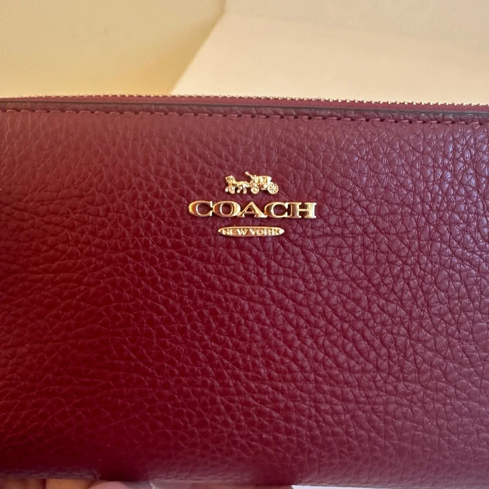 Coach Red Pebbled Leather Medium ID Zip Wallet New Without Tags Coach color 1941 - Picture 7 of 13